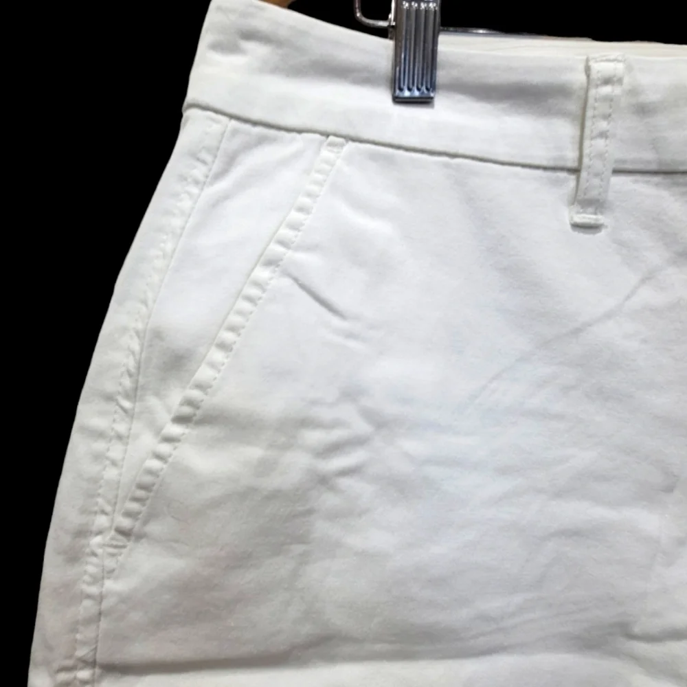 NWT Anne Klein Size 20 Cotton/Spandex Blend White Jean Chino Shorts with Pockets